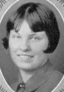 1928年の年鑑に掲載された、前髪のある真っ直ぐな黒髪を短く切った若い白人女性。