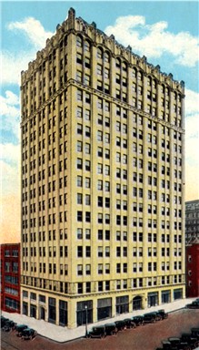 1999年にファースト・ナショナル・バンク・タワー建設のために爆破解体されたメディカル・アーツ・ビルディングの絵葉書のような写真。