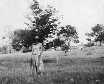 ドリス・ターンブルが新庭園の敷地の課題を探求 1925