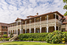 学校最古の建物であり、寄宿舎本部でもある。