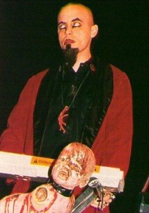 1995年の舞台上のビア