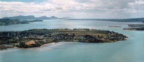 ファンガーレイ空港を示すオネラヒの航空写真