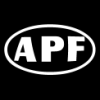 楕円形の中に大文字の「AP F」の文字が入っています