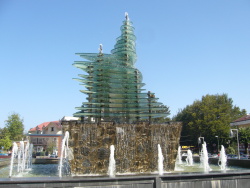 マンゲルカ広場の噴水。