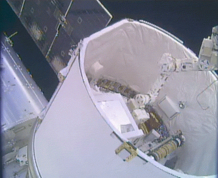 NICERは国際宇宙ステーション(ISS)でドラゴン宇宙船の胴体から抽出された。