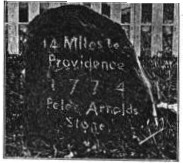 アメリカ合衆国ロードアイランド州グレートロードにあるペレグ・アーノルドの 1774 年のマイルストーン
