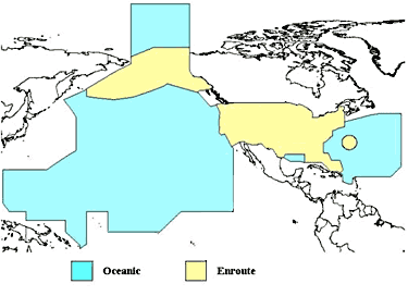 日本とニューギニア (左端) から北大西洋の中央までの北半球の地図。地図では、米国本土とバハマ、アラスカ (およびベーリング海の大部分) が黄色で表示され、バミューダ諸島の周囲に黄色の円が描かれています。北太平洋の大部分は青で表示され、メキシコ湾の中央の小さな部分と、メイン州の緯度付近からリーワード諸島 (またはプエルトリコ) の北端までの北大西洋の西半分も青で表示されています。