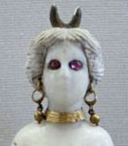 女神アスタルトの像。