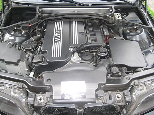 2004年式325i SULEVのエンジンルーム