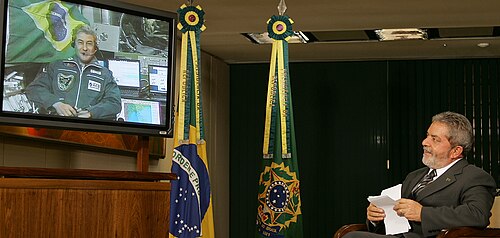 ルラ大統領、ブラジルの宇宙飛行士とのビデオ会議中