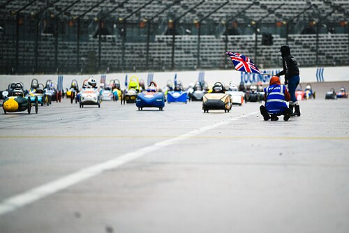 ロッキンガム モーター スピードウェイでの IET F24 決勝 2018 のグリッド。