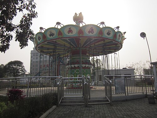 志摩公園にあるメリーゴーランド。