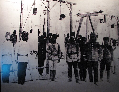 1916年、アルメニア人虐殺の際にアレッポ広場で絞首刑に処されたアルメニア人医師たち