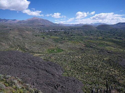アンタイマルカ展望台から見た火山