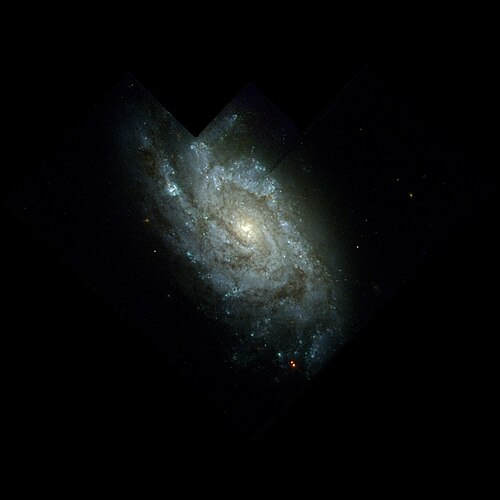 ハッブル宇宙望遠鏡が撮影したNGC 1084の画像。