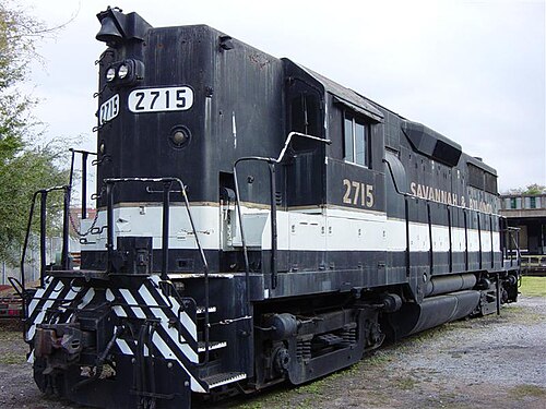 EMD GP35 ディーゼル機関車 #2715、元 S&A 機関車、2003 年 11 月 26 日、ヒストリック鉄道ショップに展示中