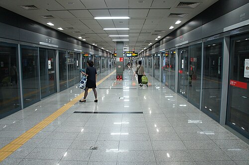 ソウル地下鉄9号線加陽駅のフルハイトホームドア