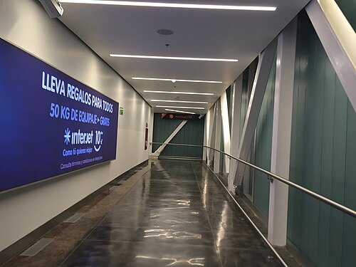 ティファナ空港CBX旅客橋