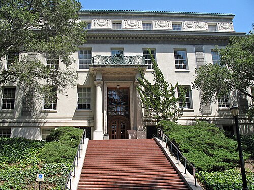 ハビランド・ホール、カリフォルニア大学バークレー校、バークレー、カリフォルニア州、1924年。