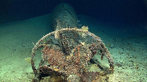 真珠湾攻撃に関与した日本の小型潜水艦の水中画像。オアフ島南岸沖で沈没したこの潜水艦は、HURL によって初めて発見されました。