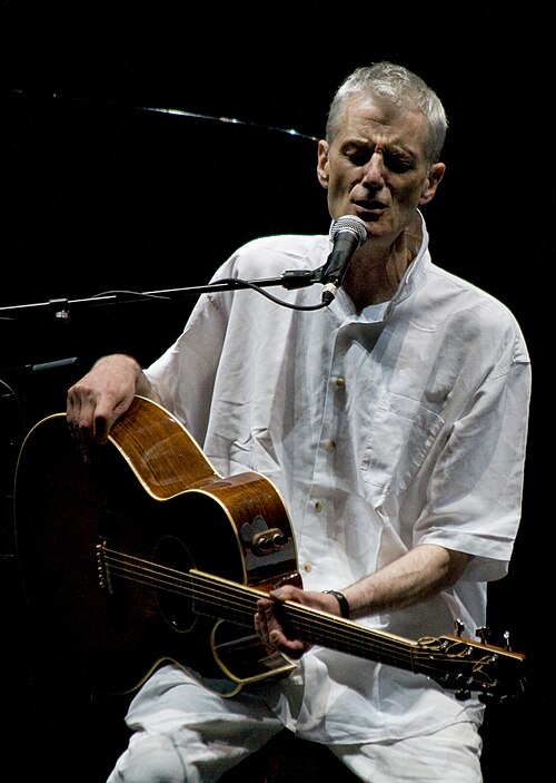 ピーター・ハミルが2008年6月、ペンシルベニア州ベスレヘムで開催されたNEARfestのステージに登場。