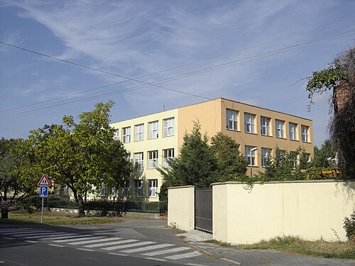 カタリナ・ブルーデロバの小学校