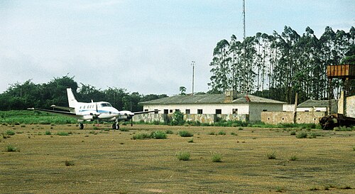 ムエダ空港、1995年頃