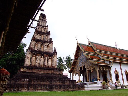 タイのラムプーンにあるモン・ハリプンチャイ様式の建築物