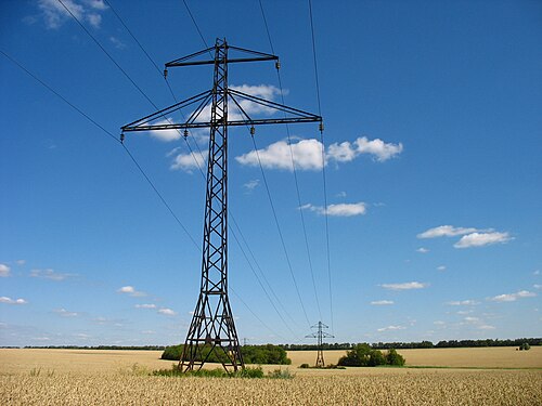 ウクライナの 35 kV 送電線の吊り鉄塔