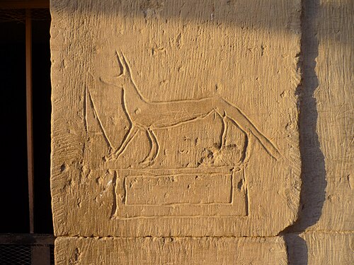寺院の石に描かれた古代の落書き