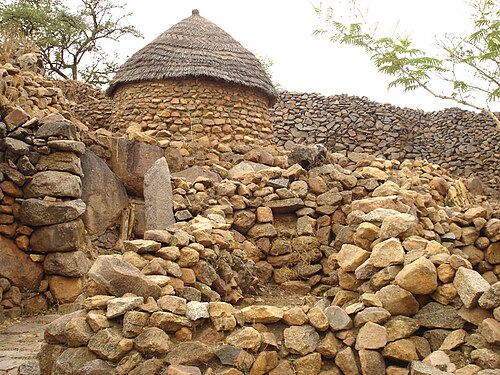 アダマワ州シュクルの乾式石積み建築。ユネスコ世界遺産の一部