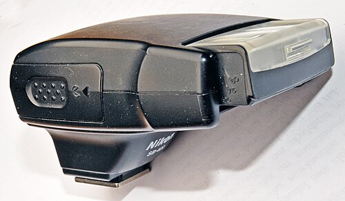 SB-400 - ニコンで最もシンプルで軽量なフラッシュ