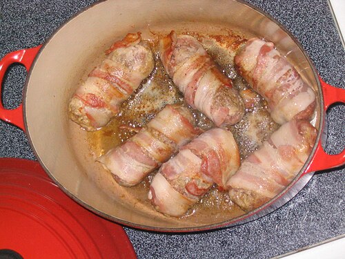 焼き色をつけて煮込み準備完了のスラヴィンケン6本