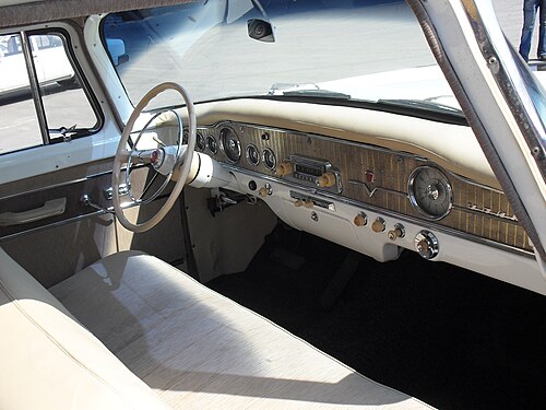 GAZ-13の内部