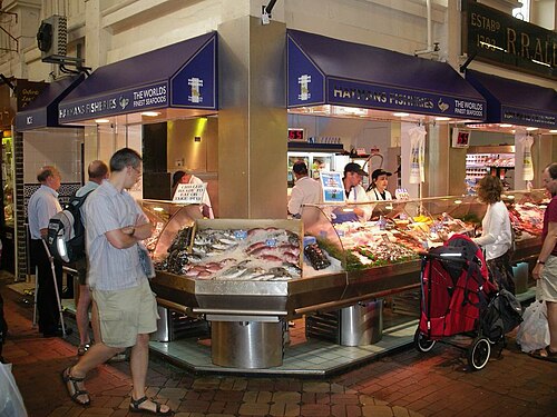 市場の魚屋