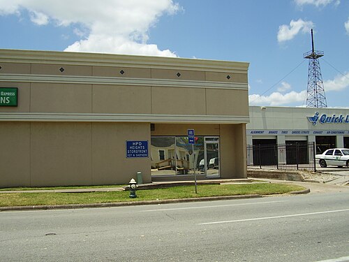 910 N. Durham の店舗前警察署