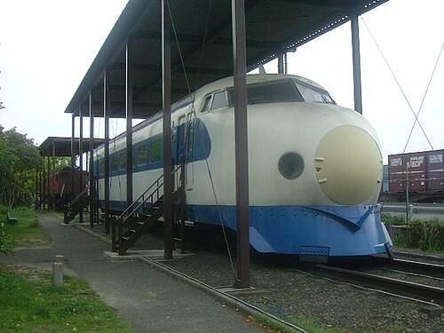 21-73 2006年5月、大阪摂津市新幹線公園にて