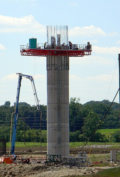 半径コンクリート型枠を使用した石炭サイロの建設