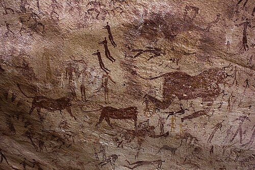 7,000 年以上前の新石器時代の岩絵。エジプトの獣の洞窟