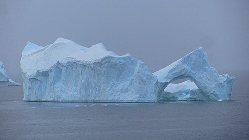 グランディディエ海峡の氷山