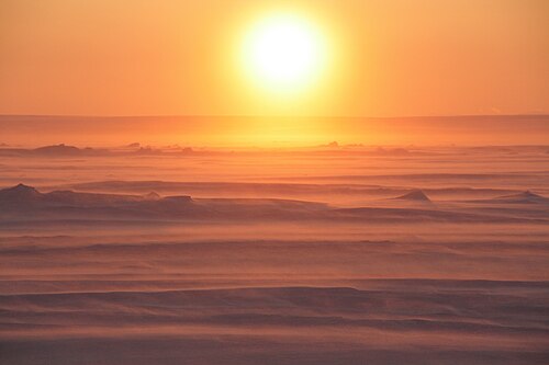 ラプテフ海。夕日。