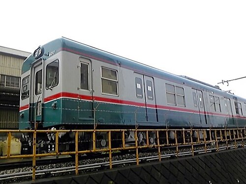 2009年6月にオリジナルの塗装で保存された6000系車両