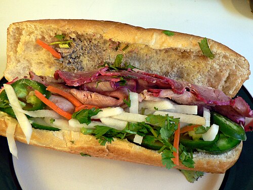 Bánh mì đặc biệt (「スペシャルコンボ」サンドイッチ)
