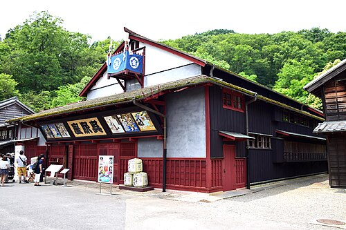 1868年に建てられた呉羽座