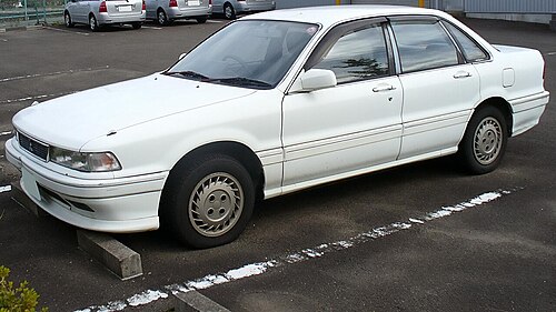 三菱エテルナサバ ハードトップセダン、日本