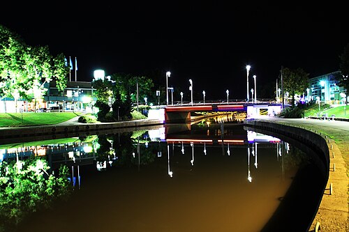 夜のサロ川