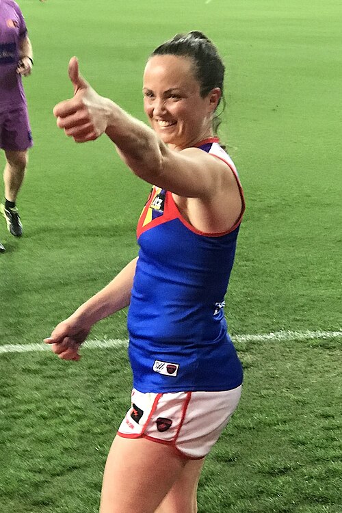 試合後にファンと交流するピアース