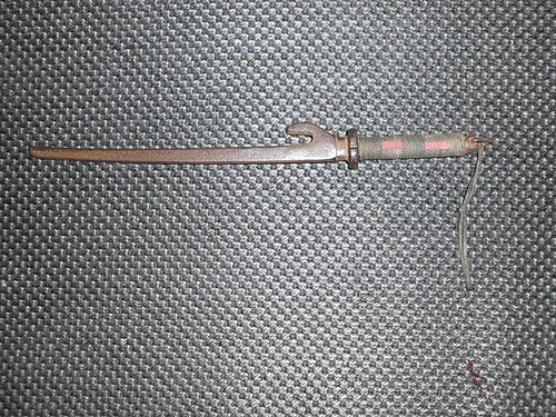 鋳鉄製の古い警棒型兜割[2]