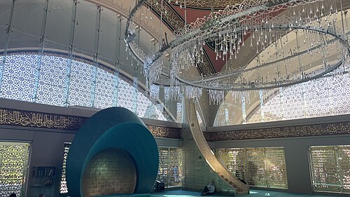 サキリン・モスク。このモスクの建築家は、モスクを設計した最初の女性であると考えられている。（2009年）