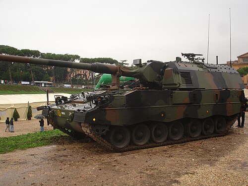 2009 年の陸軍記念日にローマのチルコ・マッシモで展示されたイタリアの Pzh-2000
